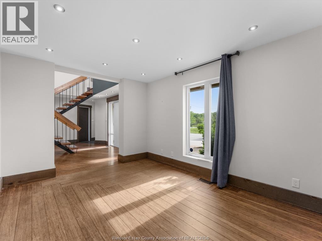 6675 CONCESSION 10 - 11