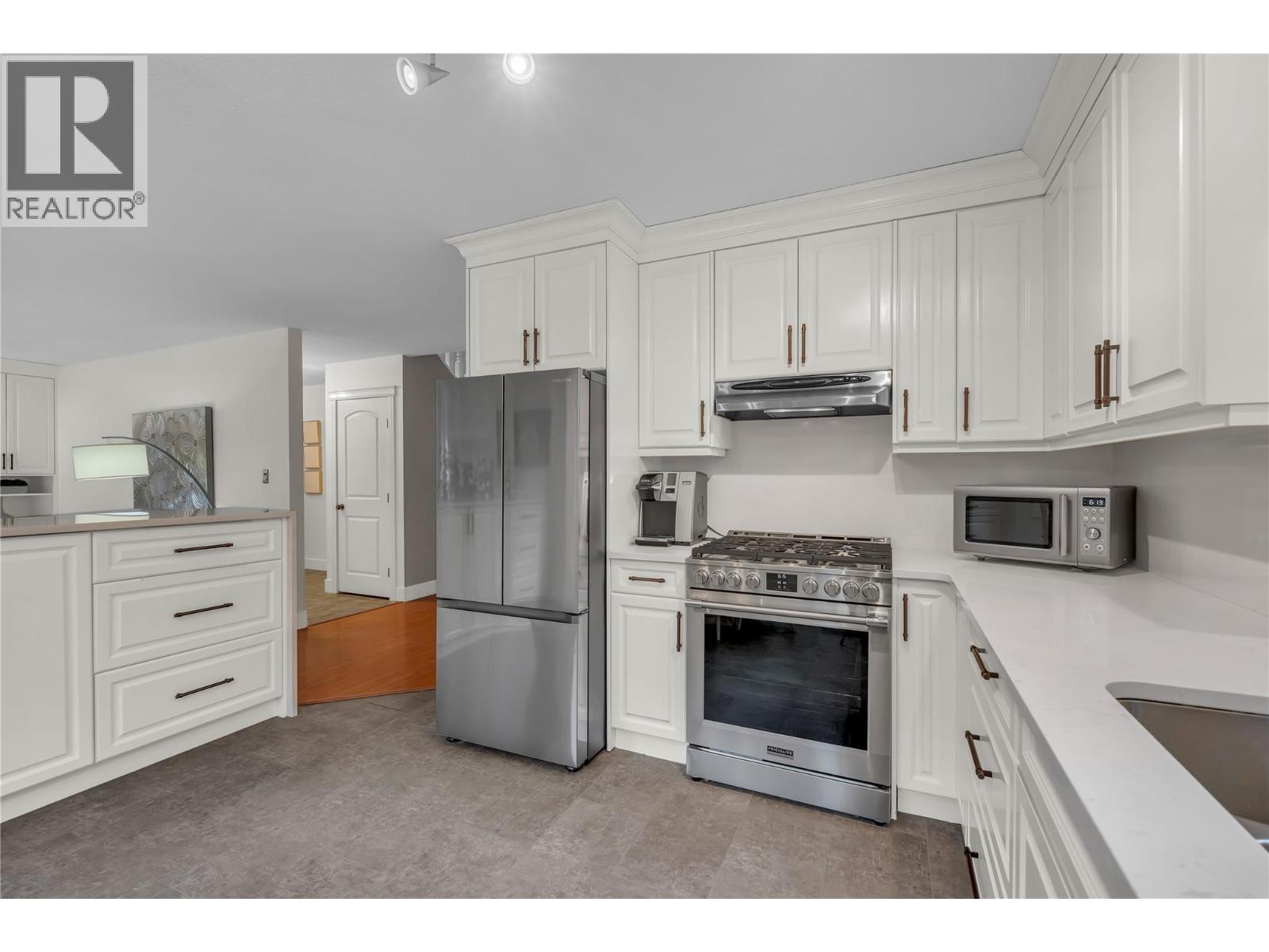 769 Balsam Avenue - 10