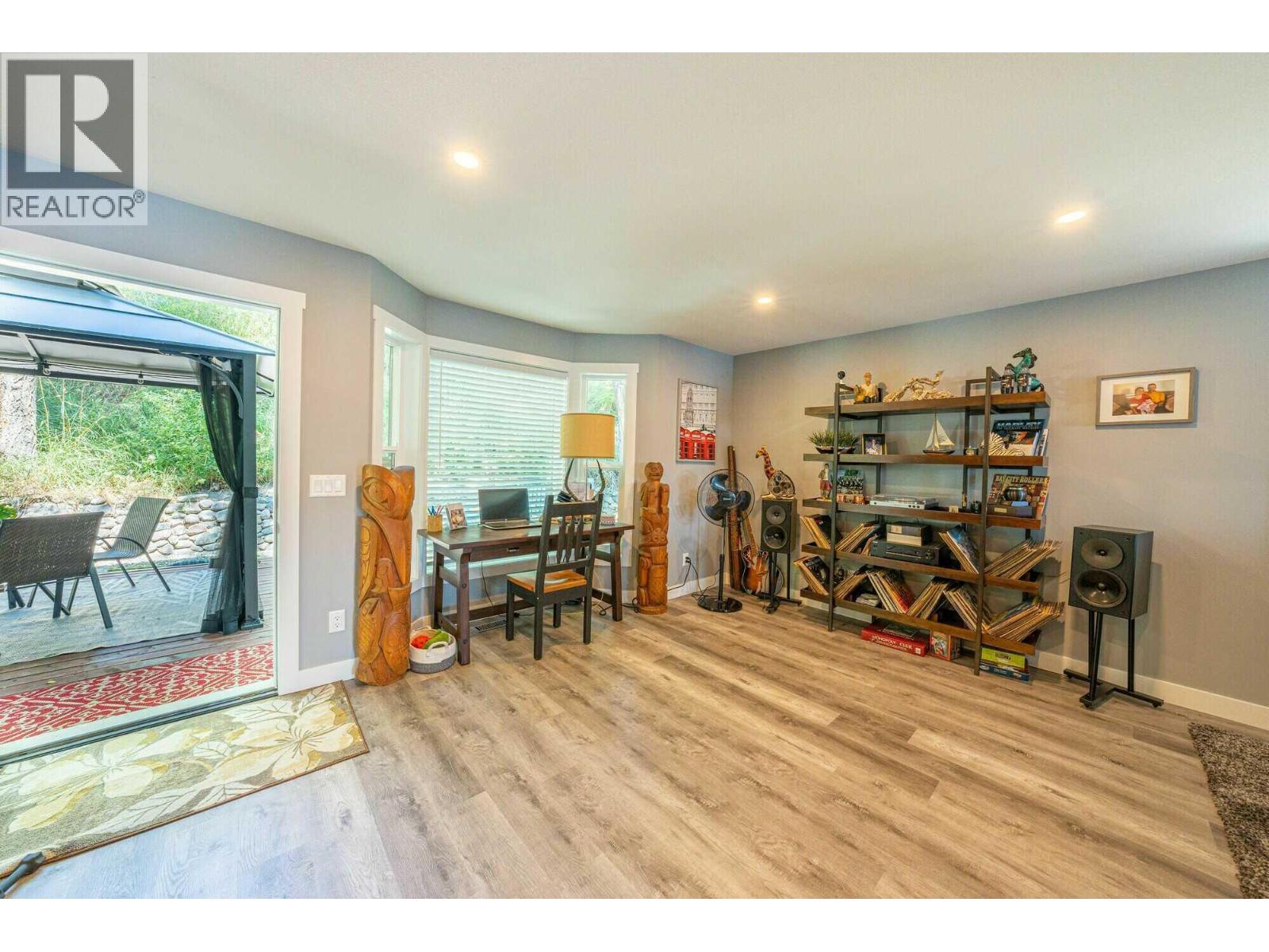 5190 Robinson Place - 4