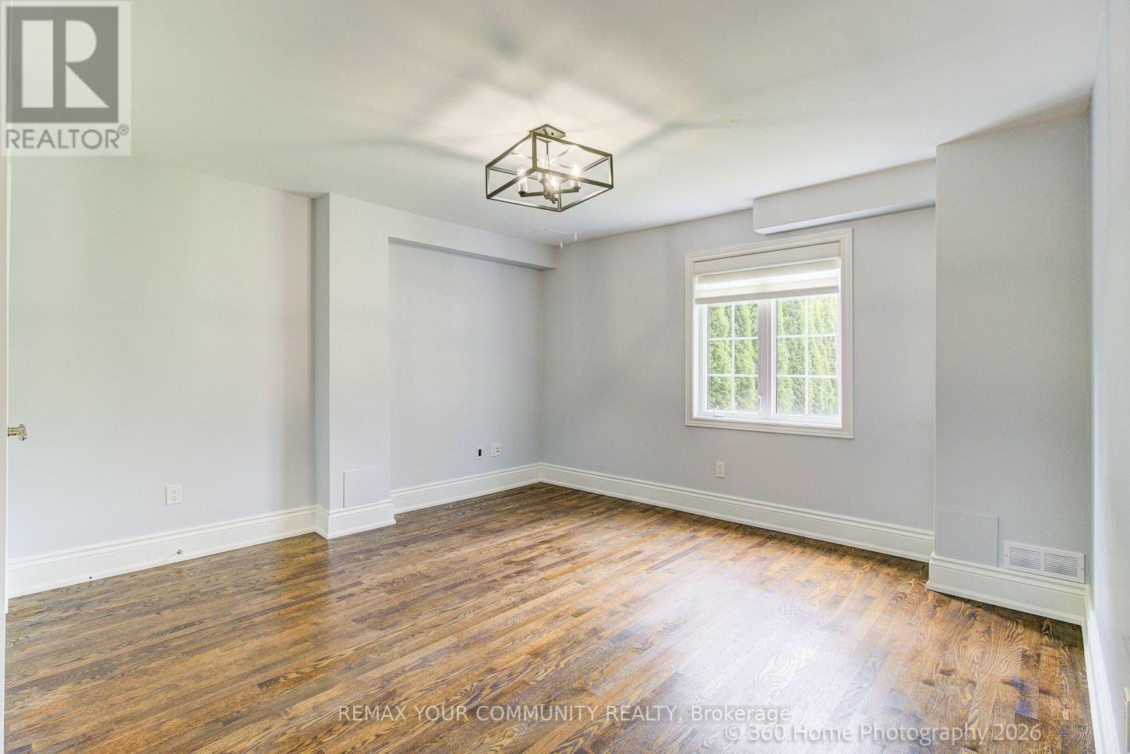 8 HIGH FOREST COURT - 36