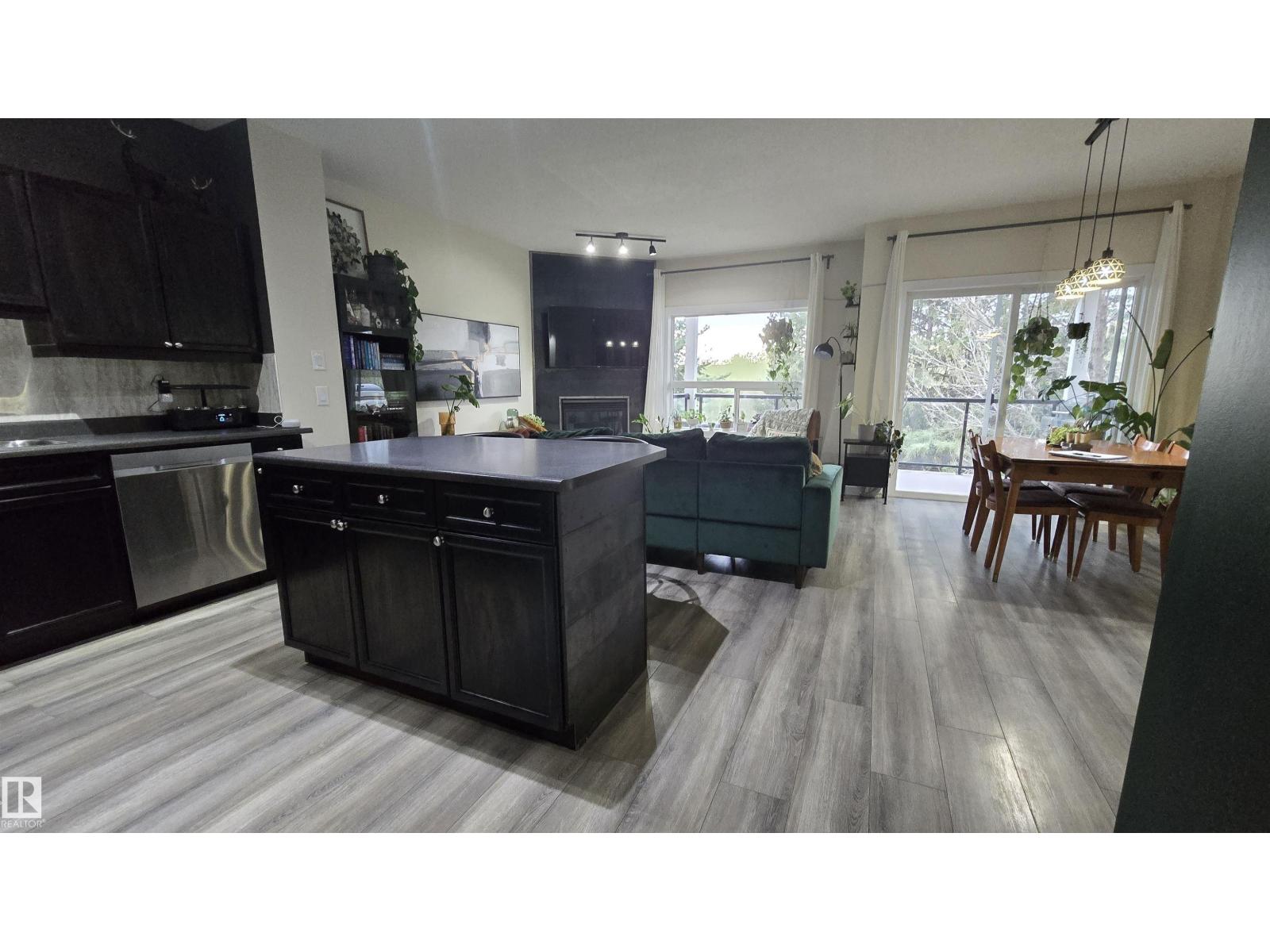 #90 3010 33 AV NW - 6