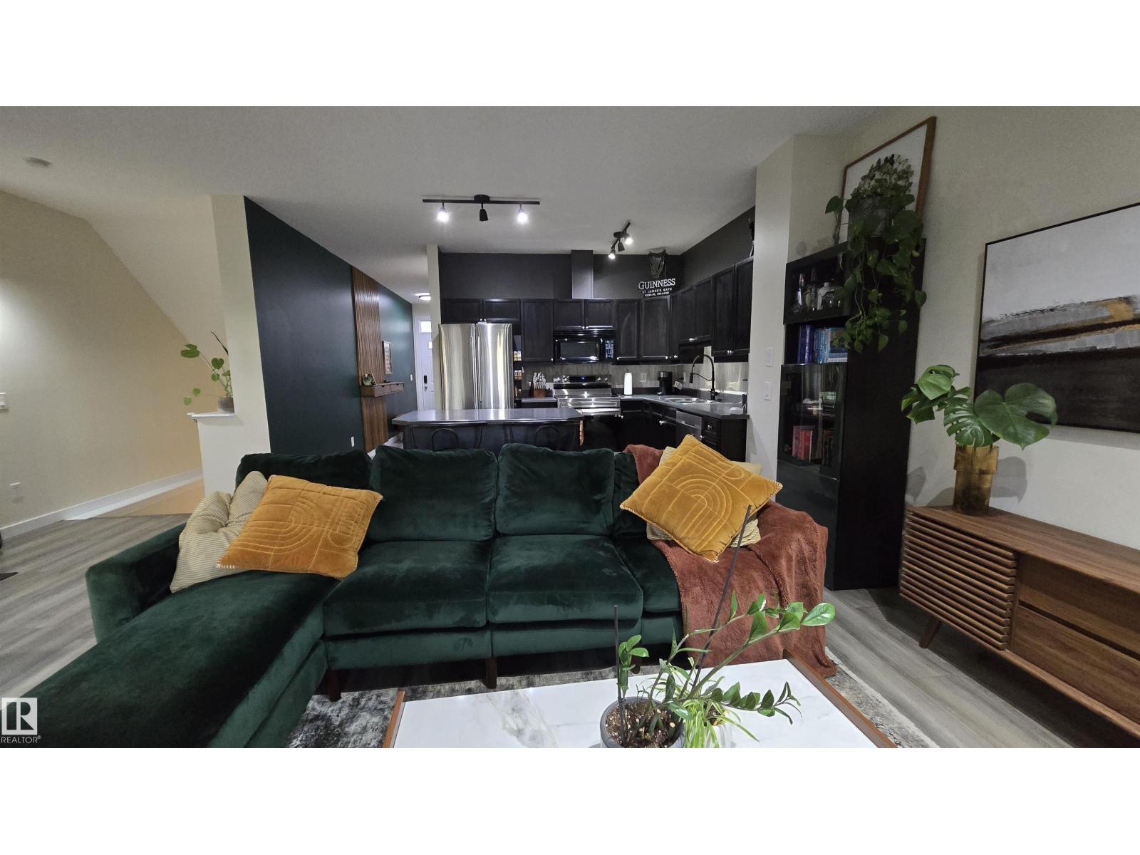 #90 3010 33 AV NW - 16