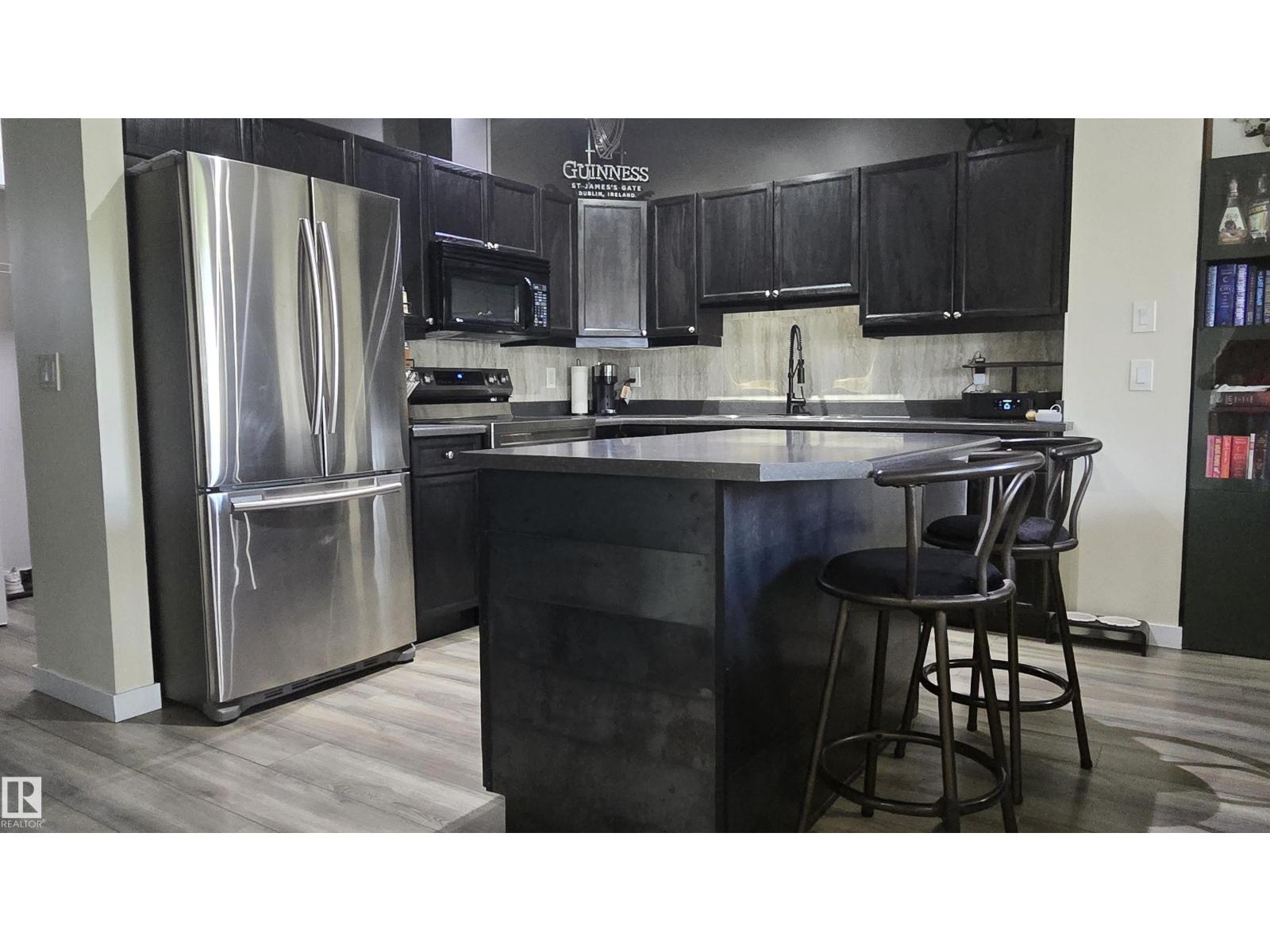 #90 3010 33 AV NW - 9