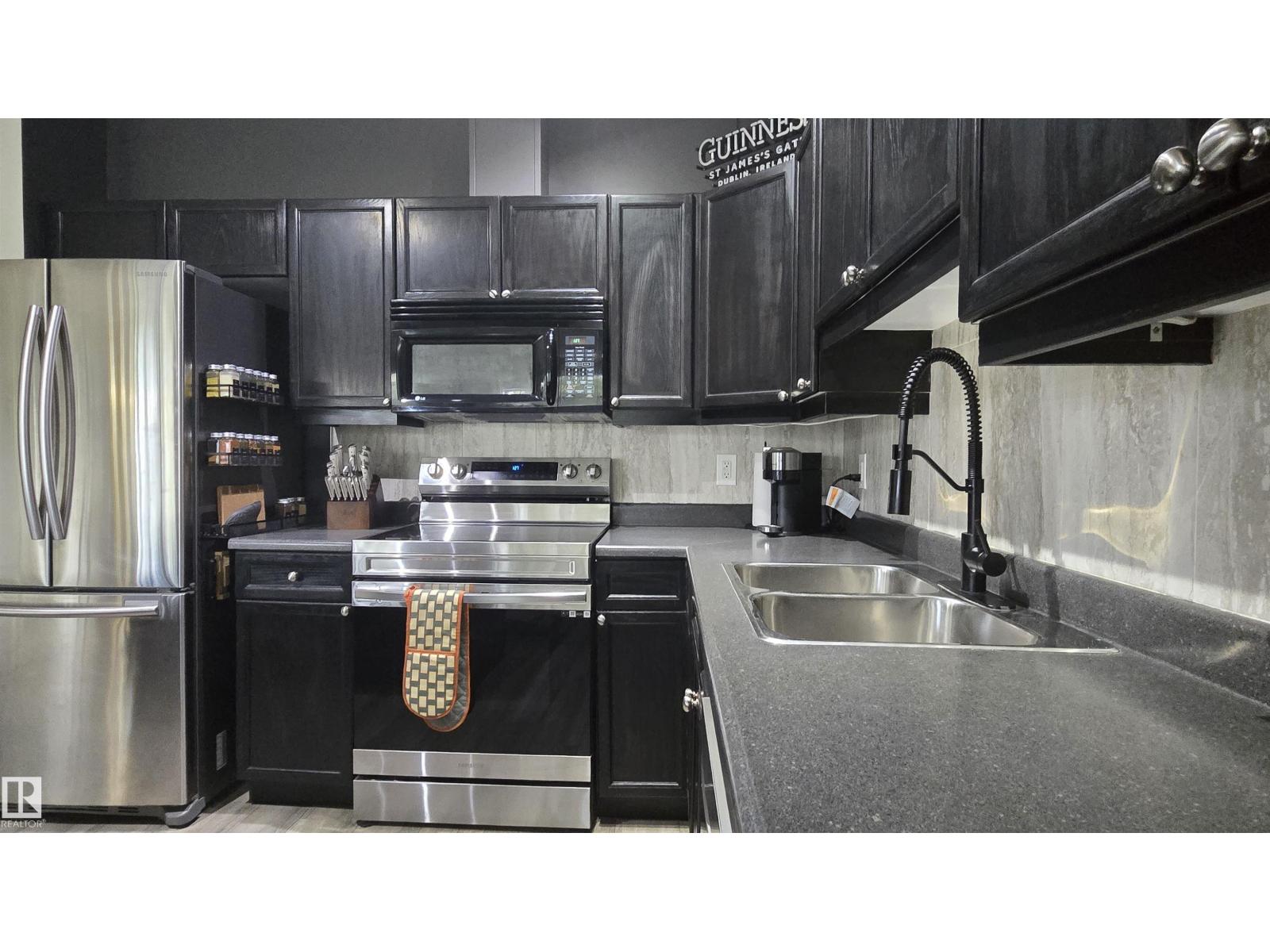 #90 3010 33 AV NW - 15