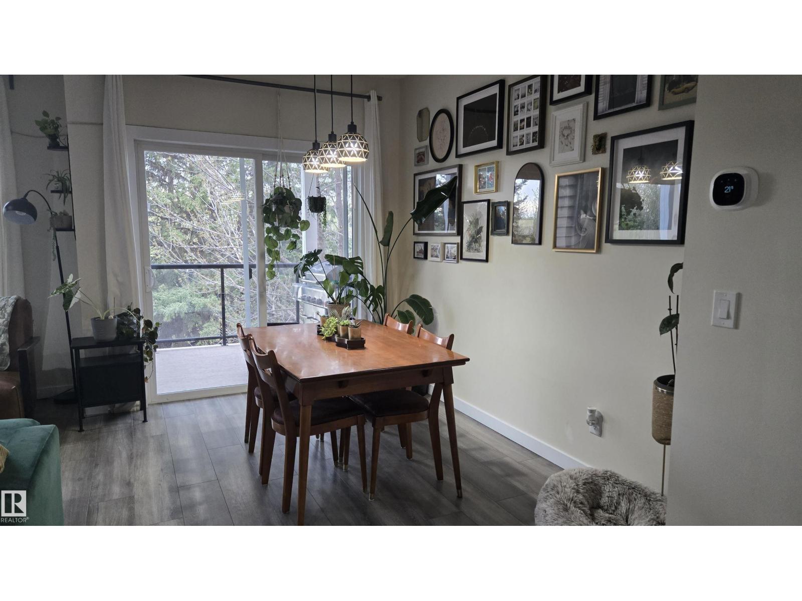 #90 3010 33 AV NW - 17