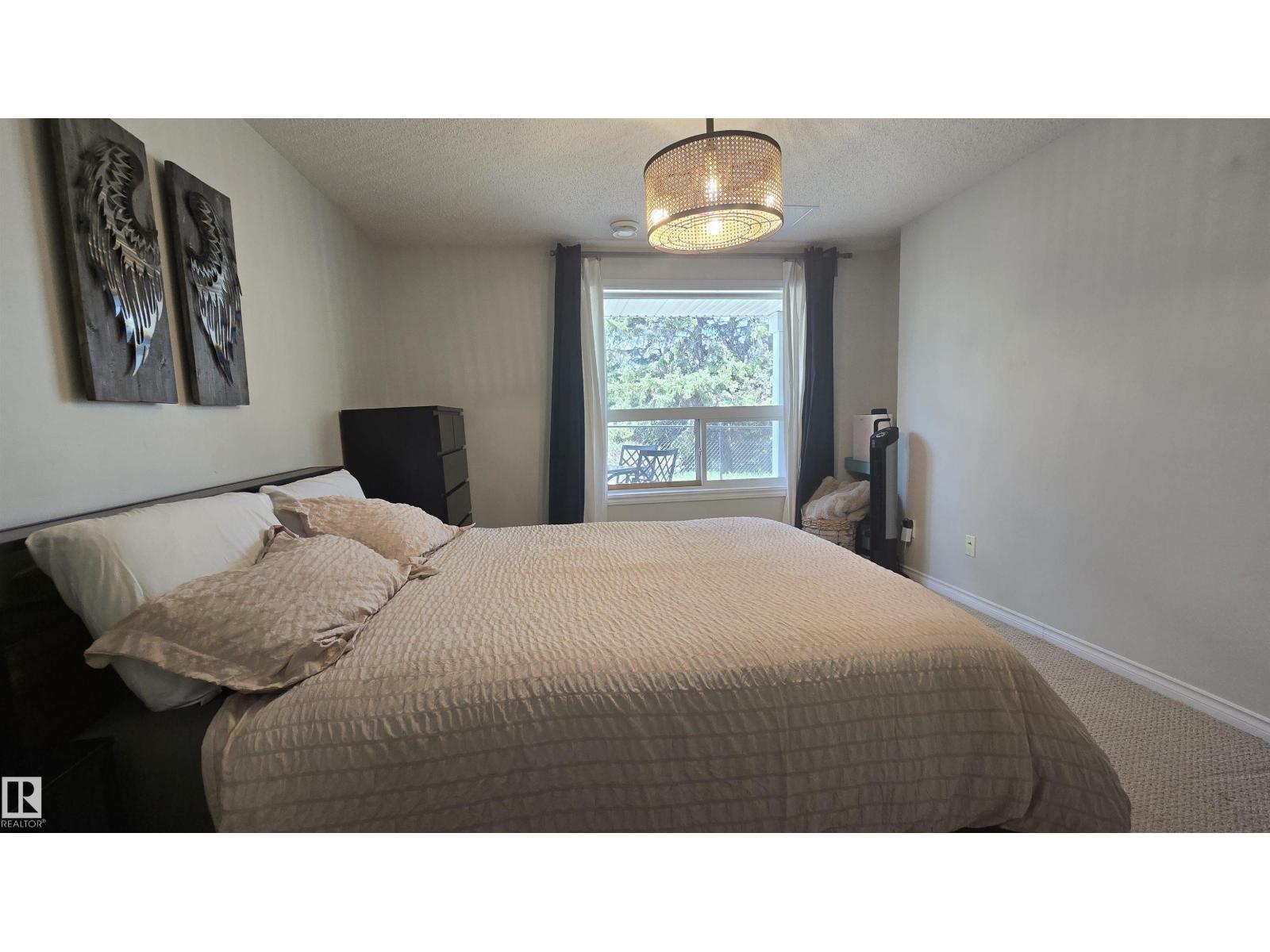 #90 3010 33 AV NW - 23