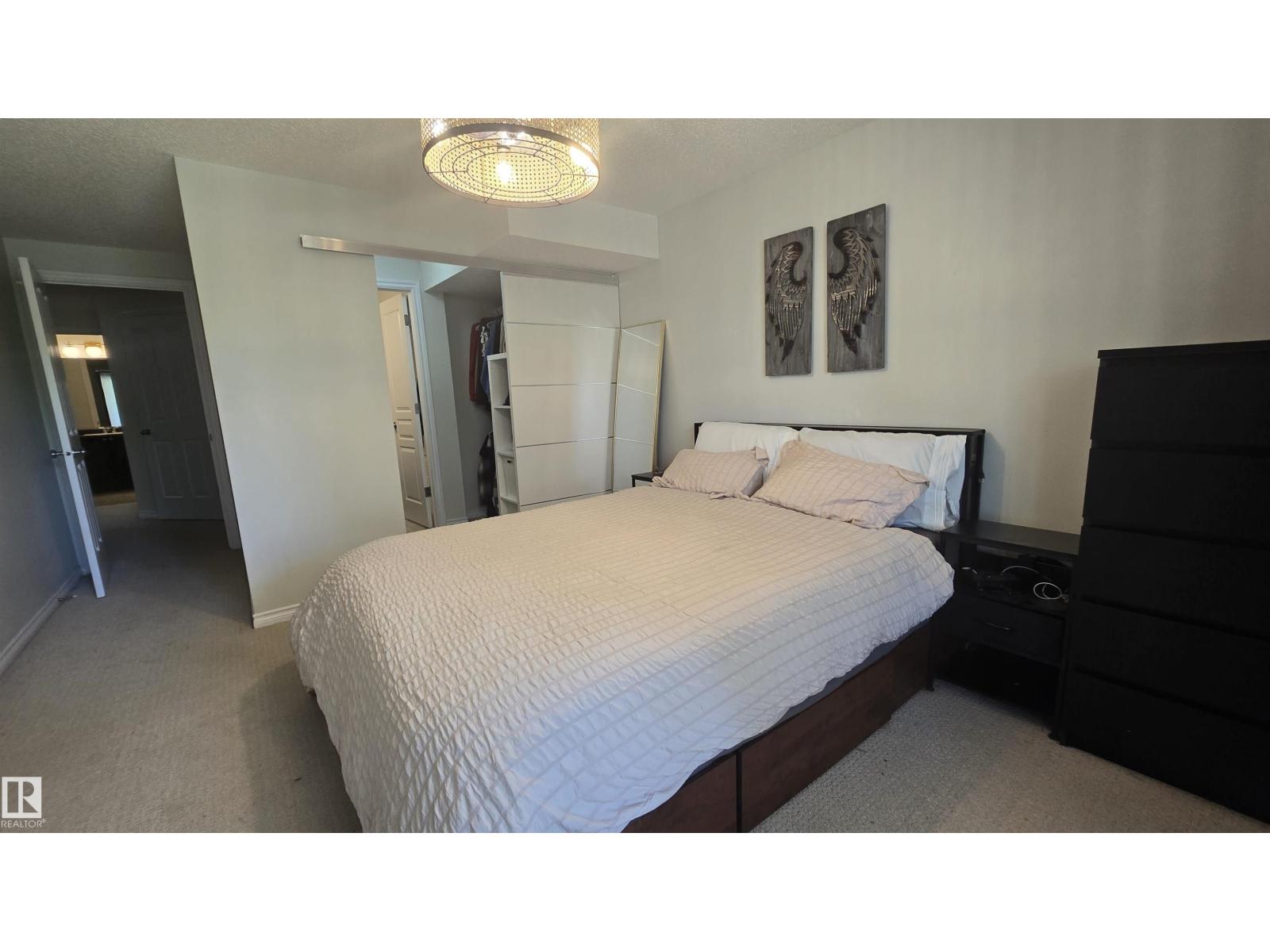 #90 3010 33 AV NW - 24