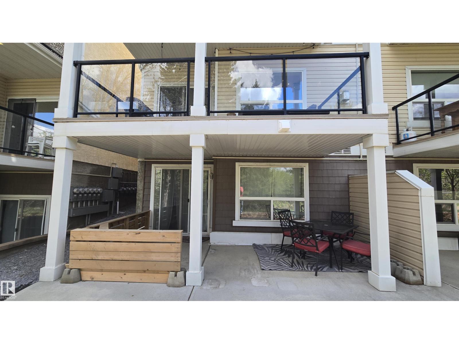 #90 3010 33 AV NW - 30