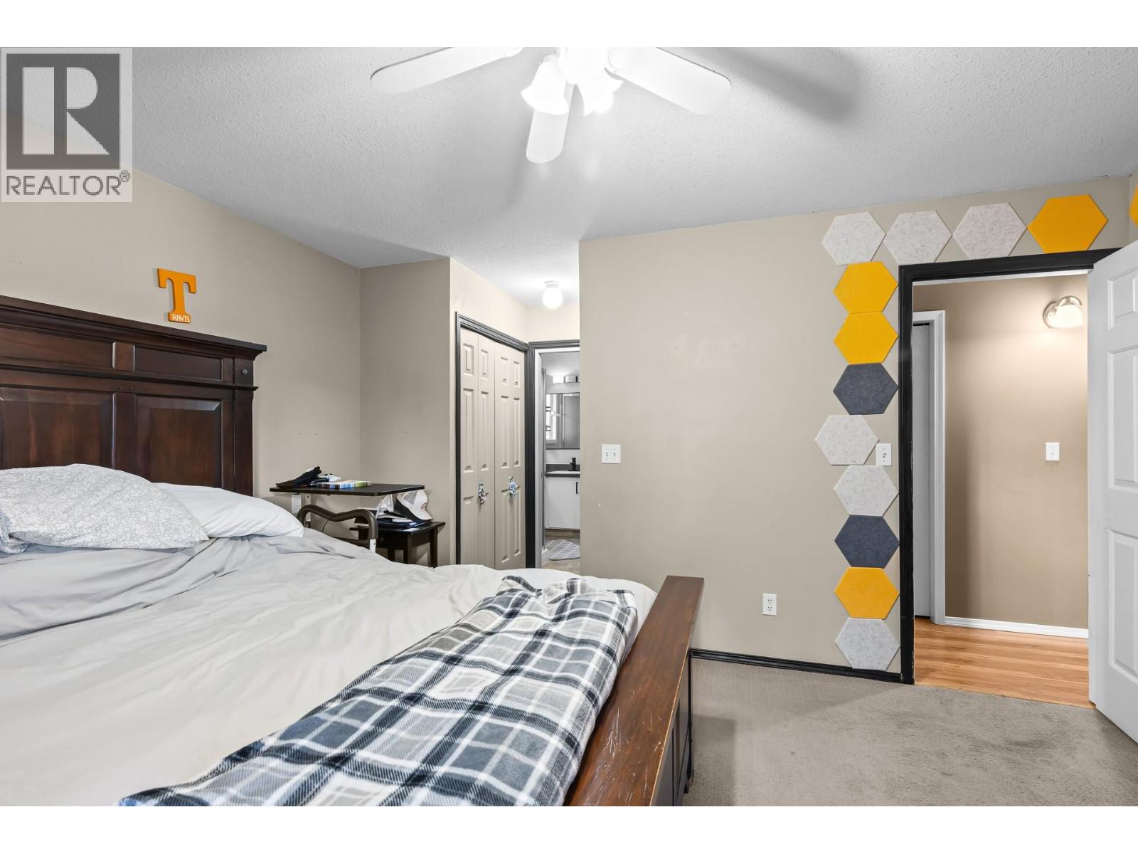 #38 555 Glenmeadows Road - 16