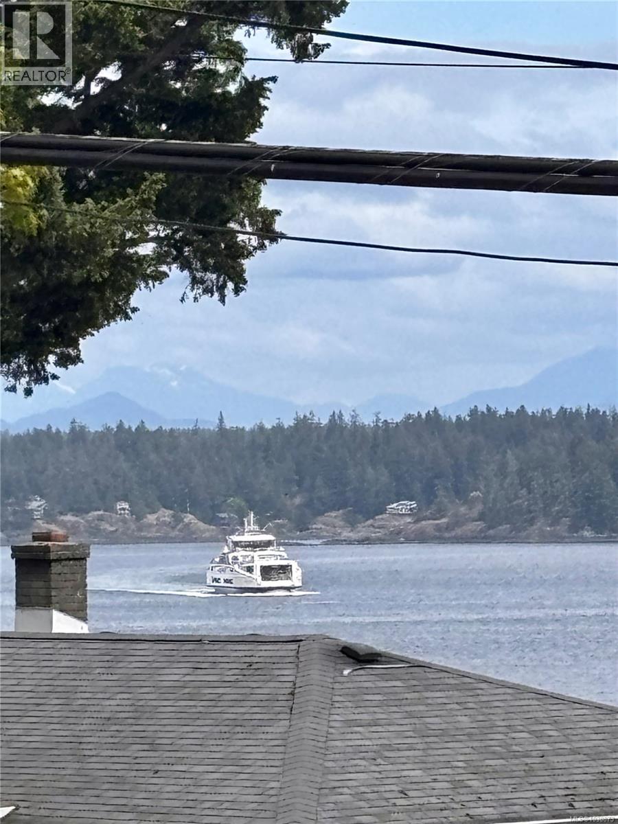 658 Thulin St - 7