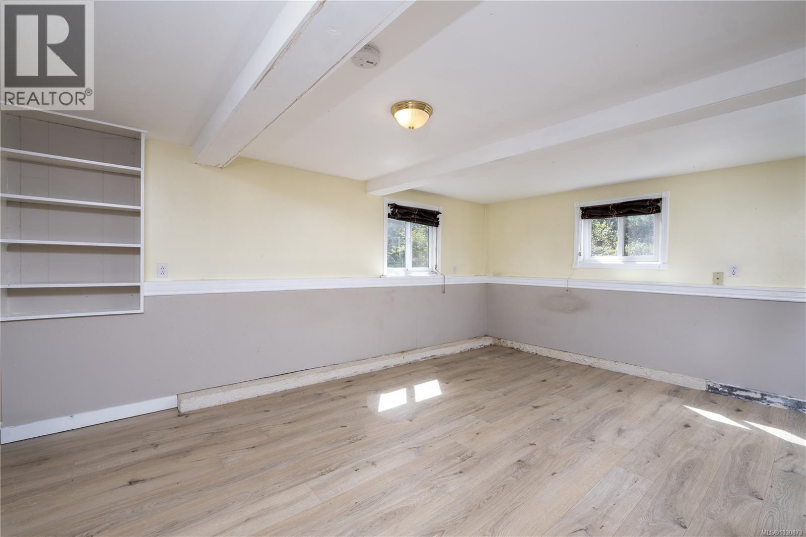 658 Thulin St - 23