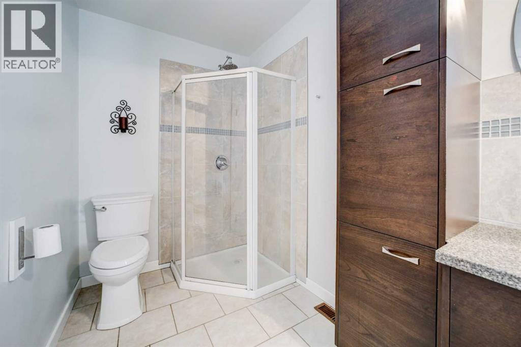 2401 210 Street - 16