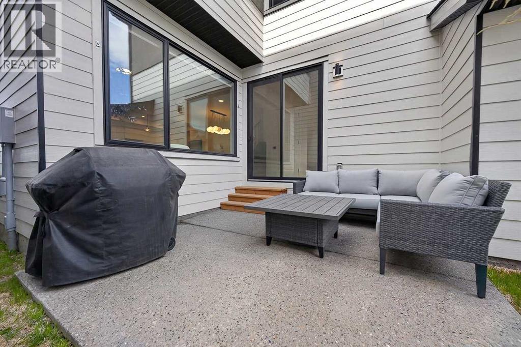 267 Bluerock Avenue SW - 37