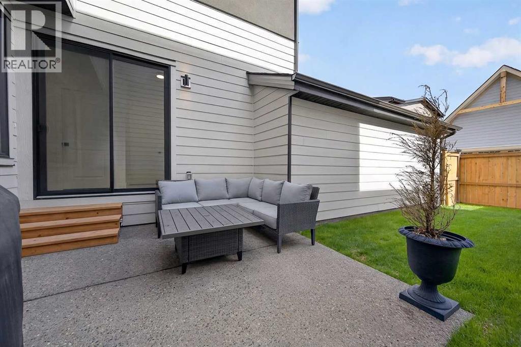 267 Bluerock Avenue SW - 38