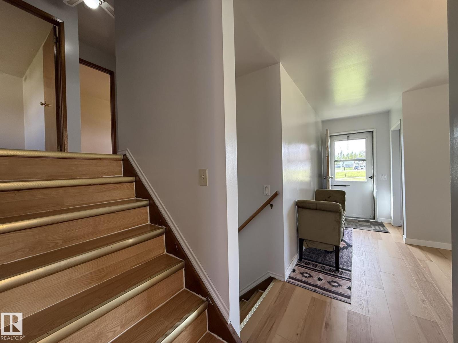 4608 52 AV — photo 19