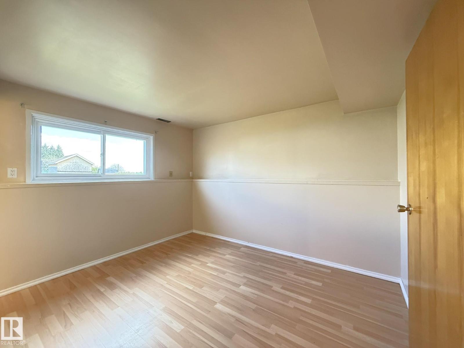 4608 52 AV — photo 23
