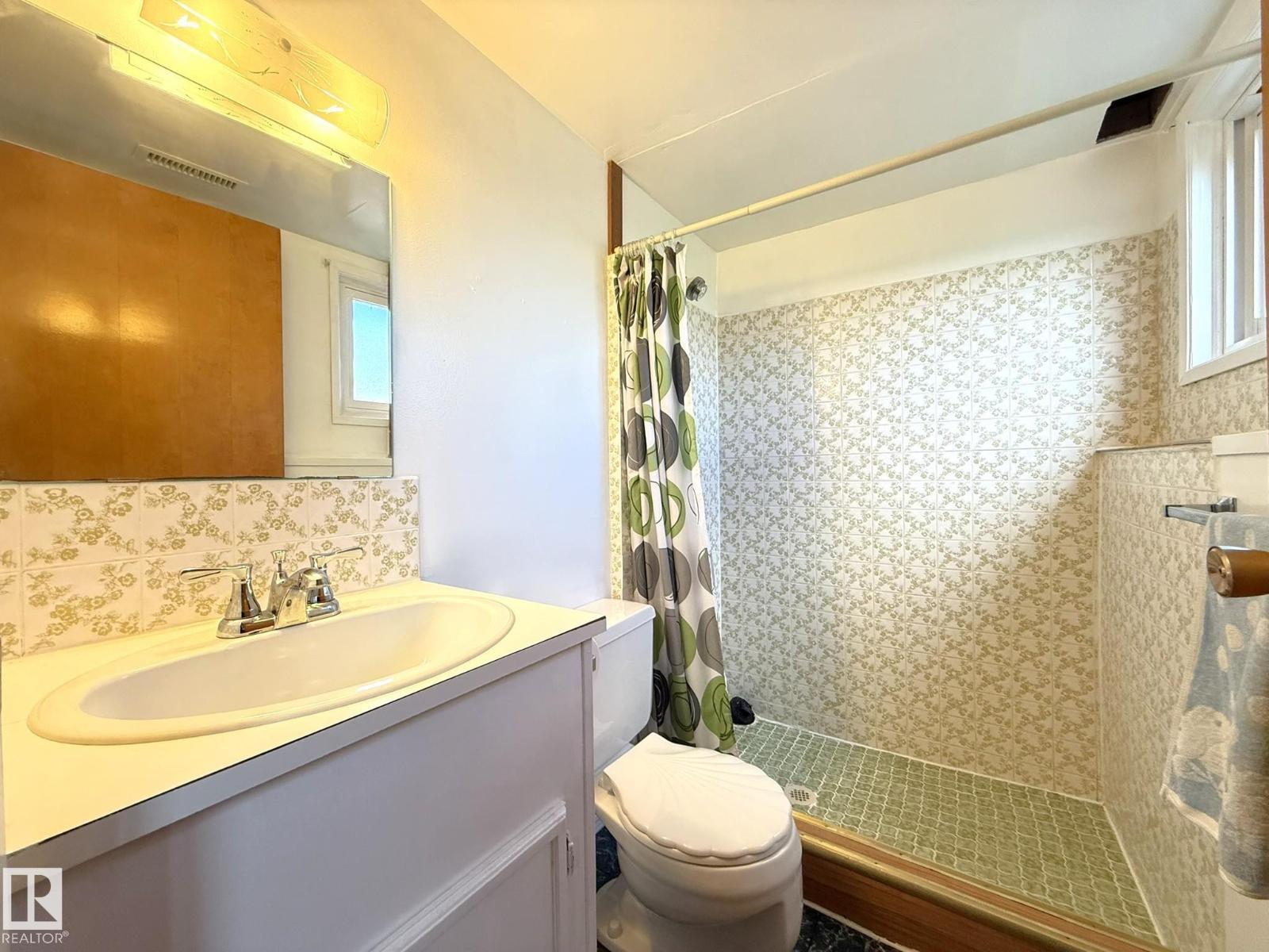 4608 52 AV — photo 25