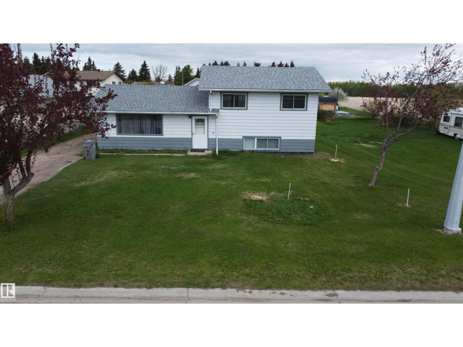 4608 52 AV — photo 40