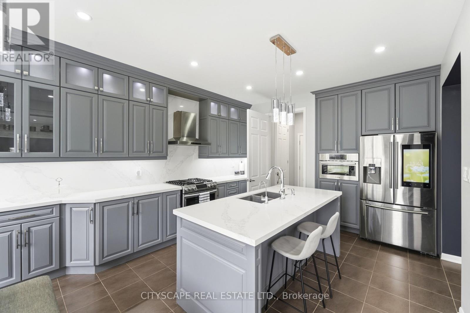 305 GLEAVE TERRACE E - 13