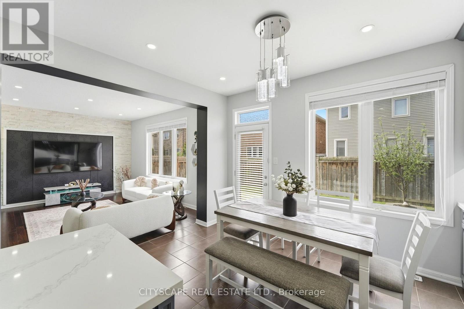 305 GLEAVE TERRACE E - 16
