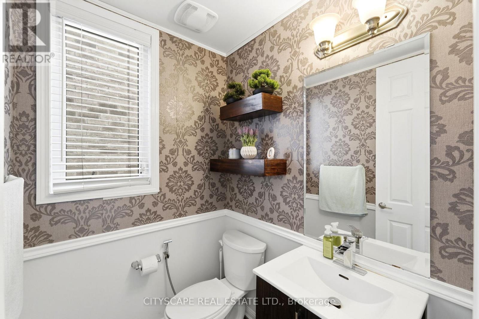 305 GLEAVE TERRACE E - 17