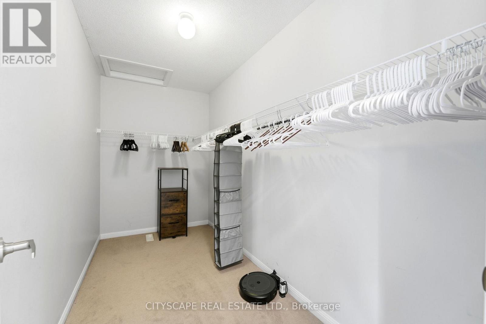305 GLEAVE TERRACE E - 29