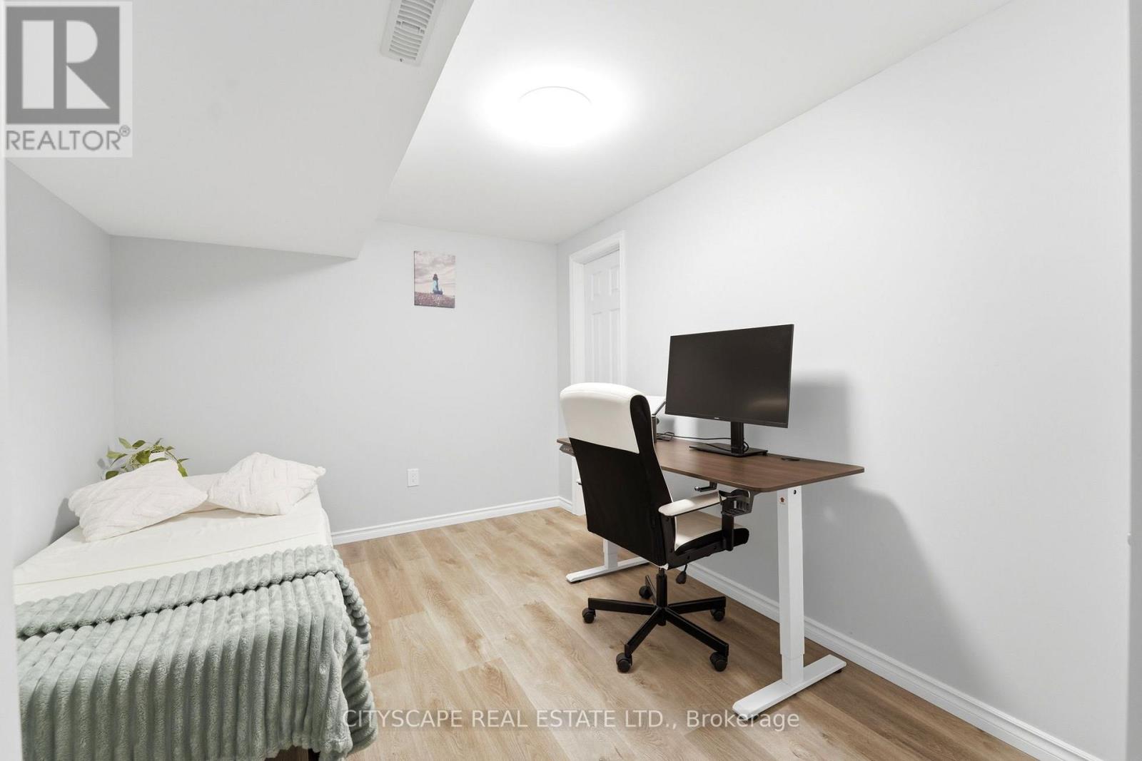 305 GLEAVE TERRACE E - 37