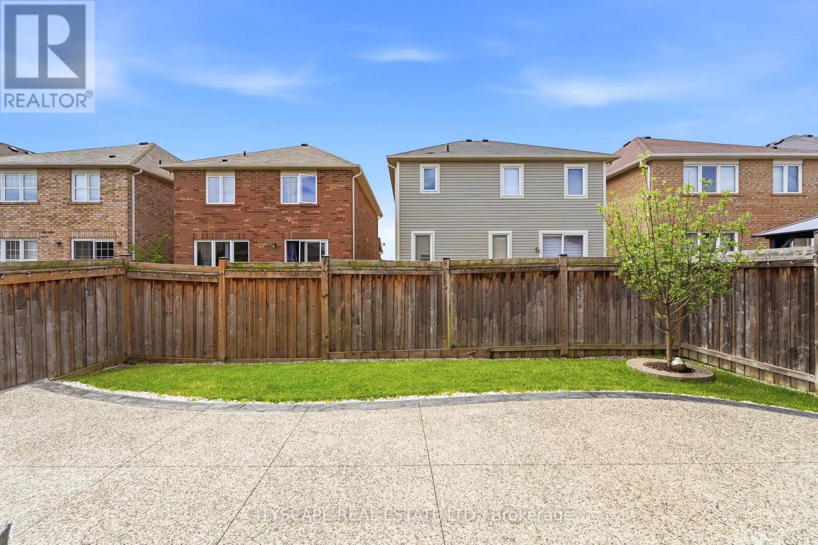 305 GLEAVE TERRACE E - 40