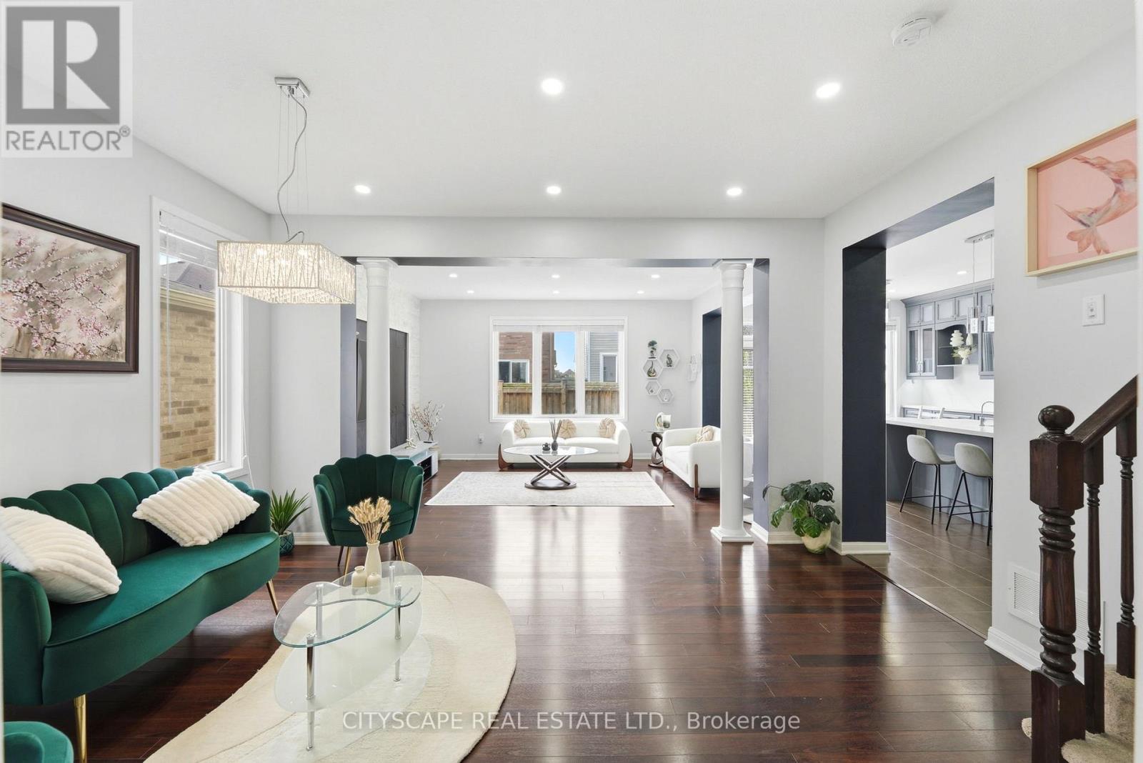 305 GLEAVE TERRACE E - 6