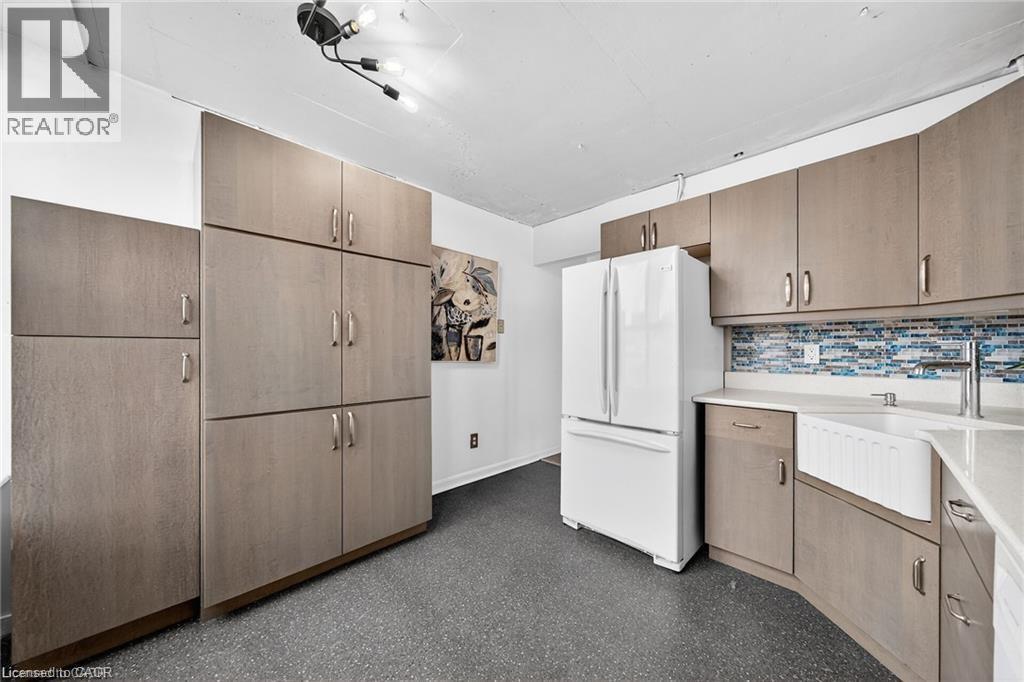 #301 150 QUEEN Street S - 33