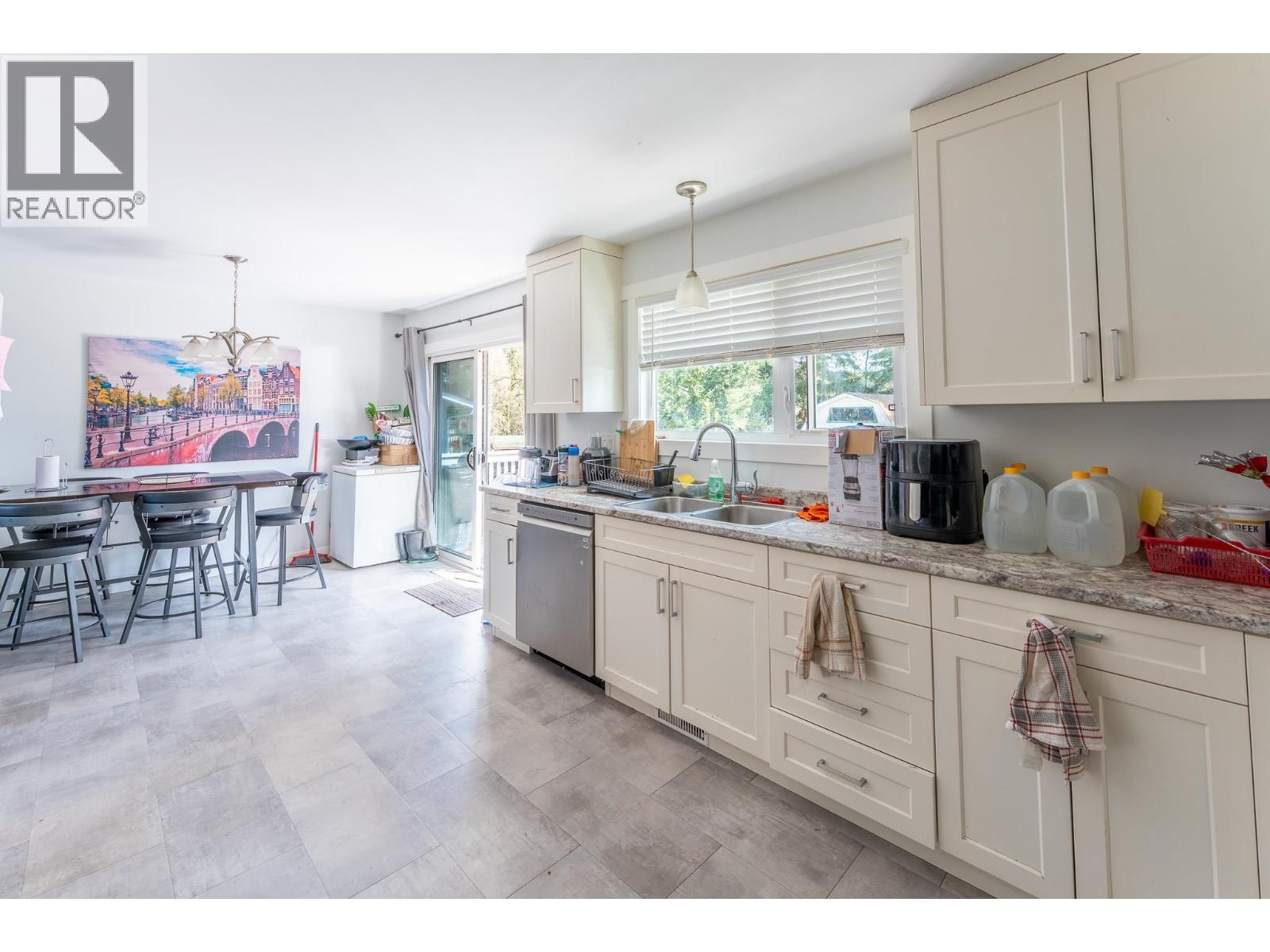 2919 MCGILL CRESCENT - 9
