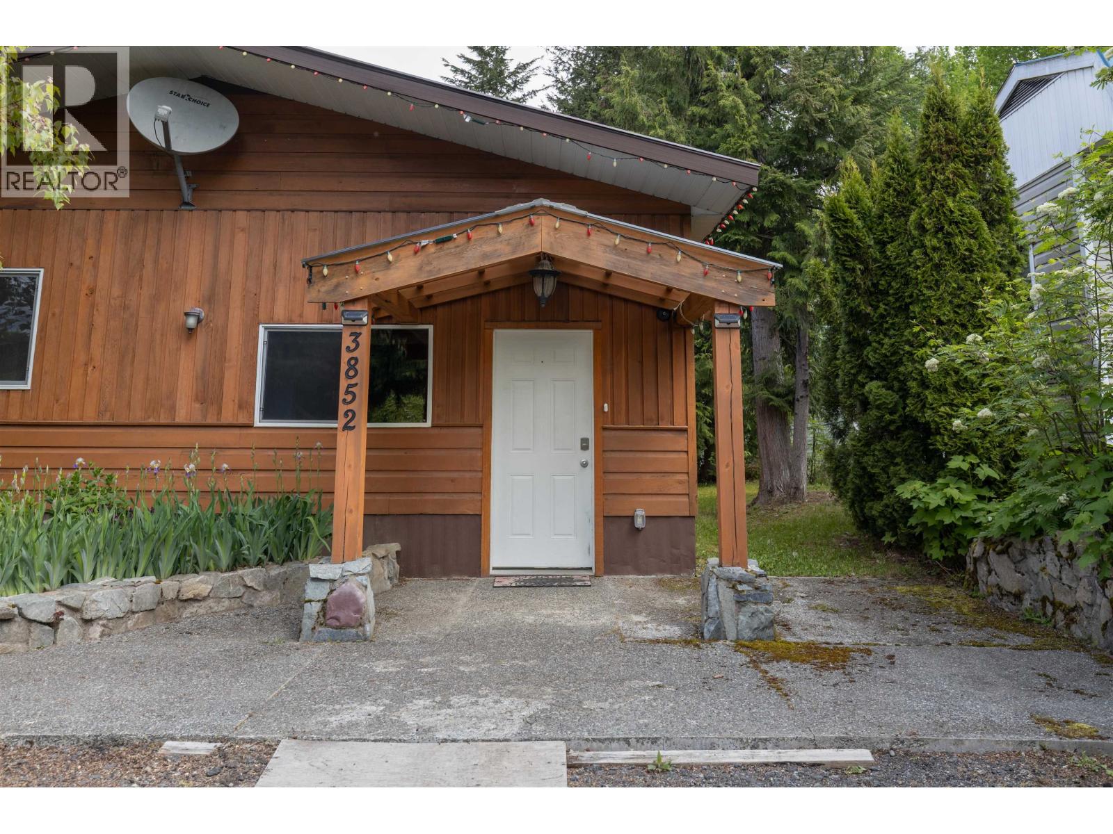 3852 MULLER AVENUE - 17
