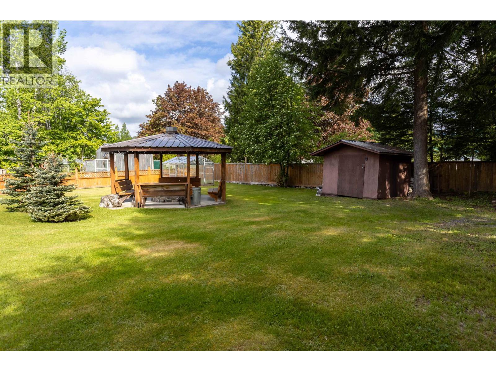 3852 MULLER AVENUE - 23