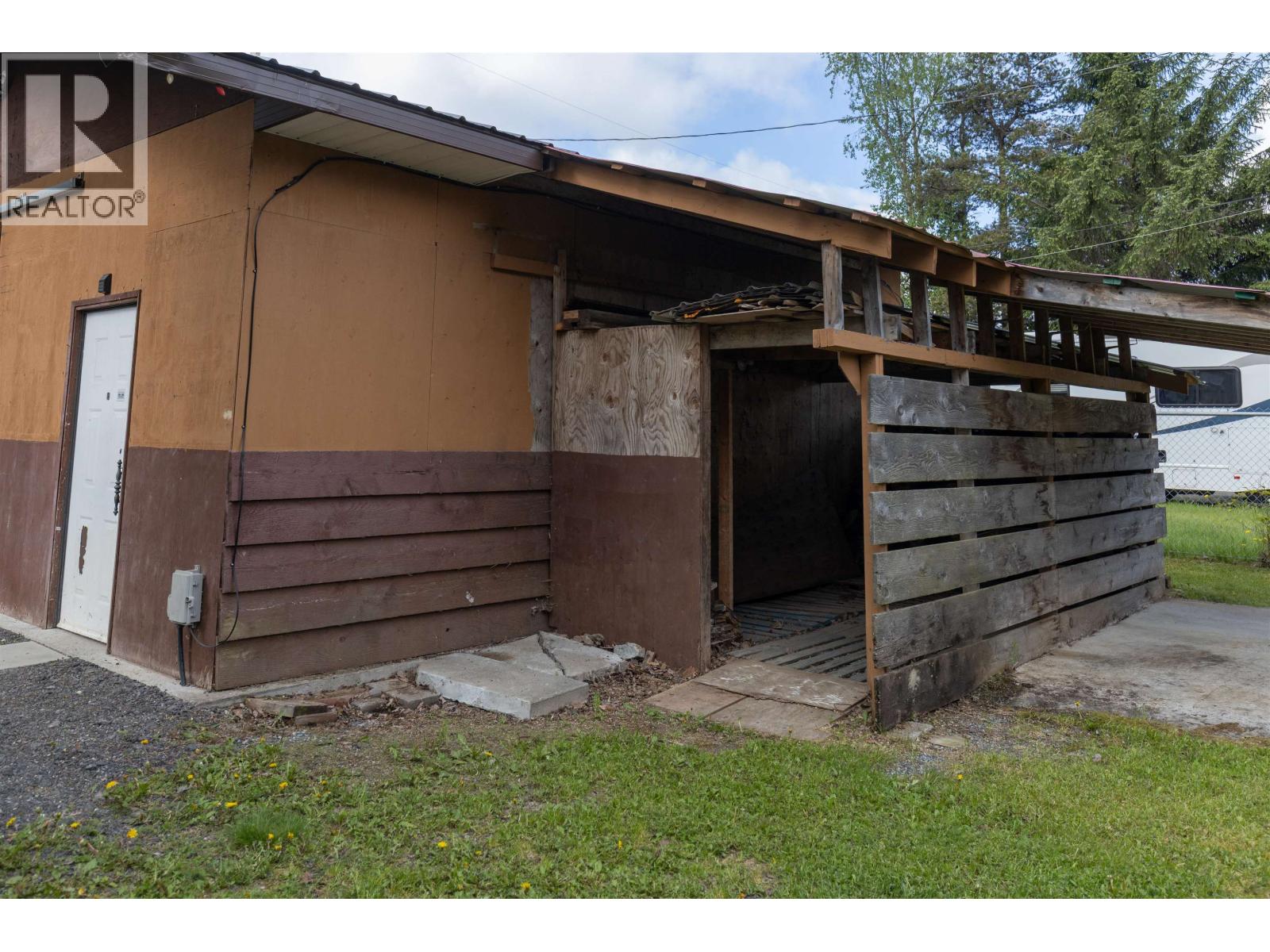 3852 MULLER AVENUE - 26