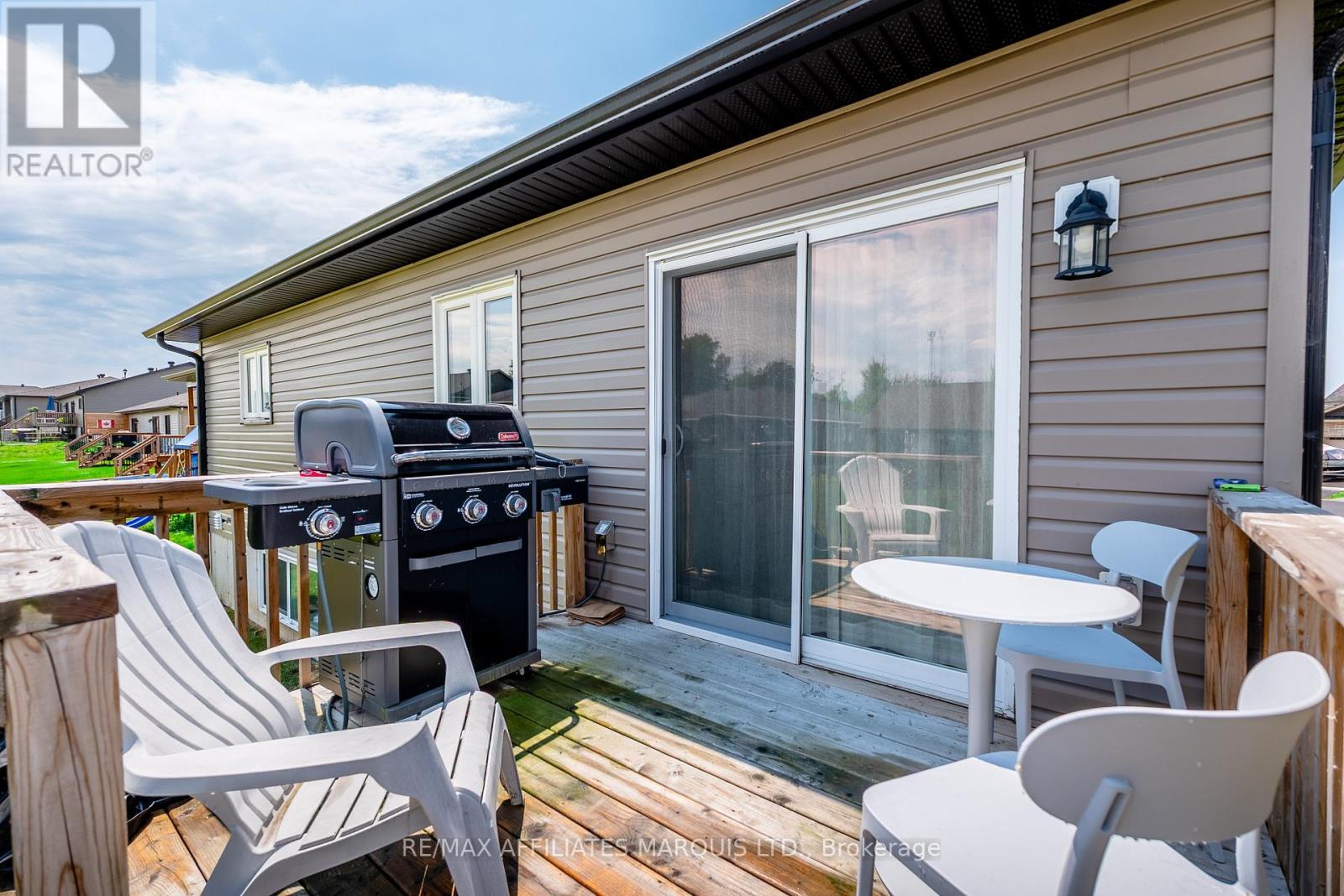 269 GILLIS AVENUE - 42