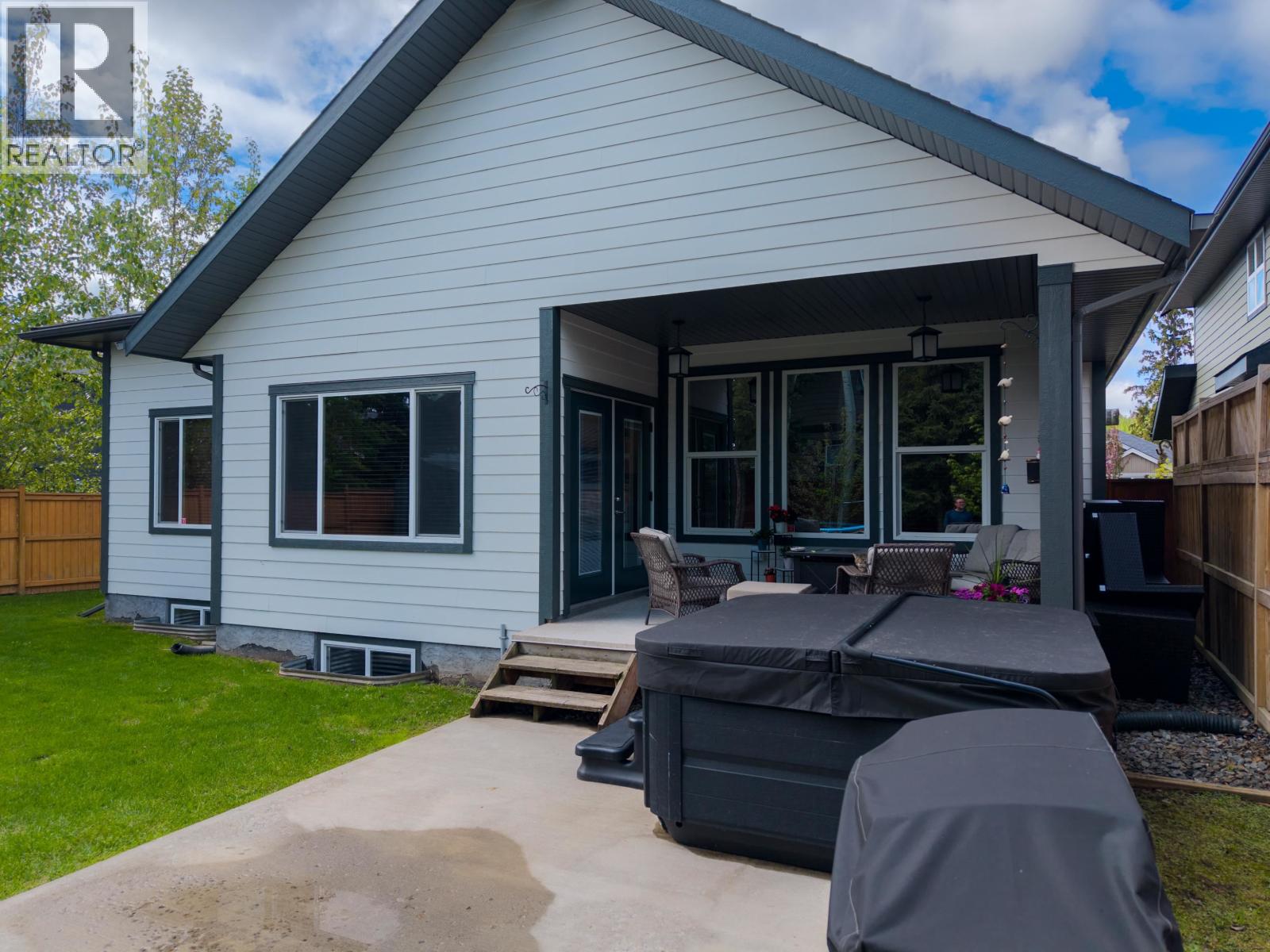 2578 MAURICE DRIVE - 8