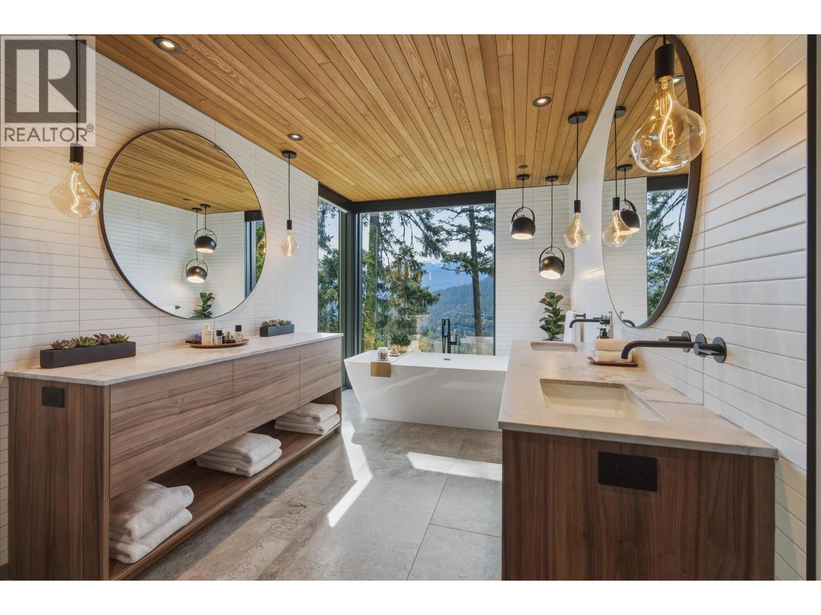 9304 STELLER'S WAY, Whistler