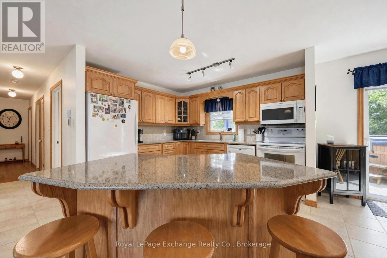 28 MAPLE STREET - 24