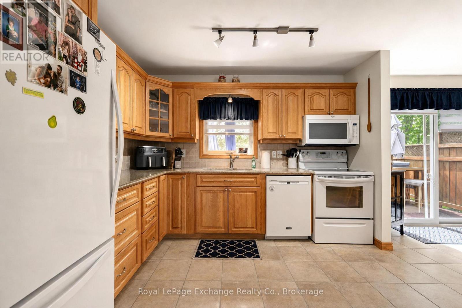 28 MAPLE STREET - 25