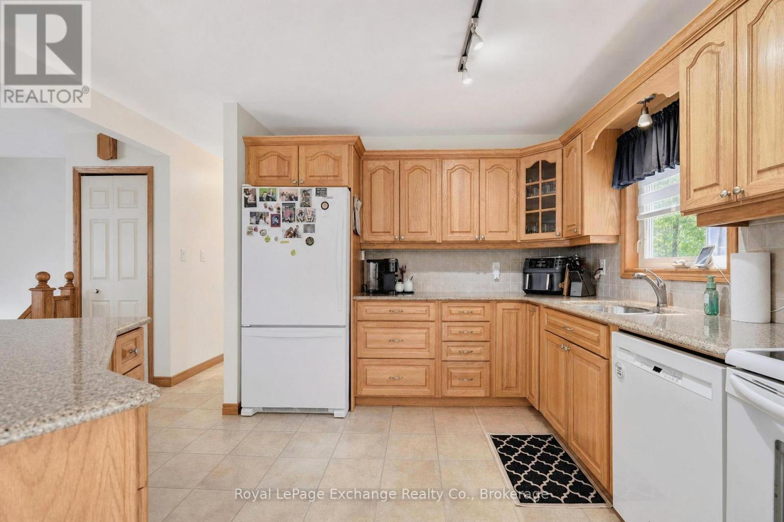 28 MAPLE STREET - 26