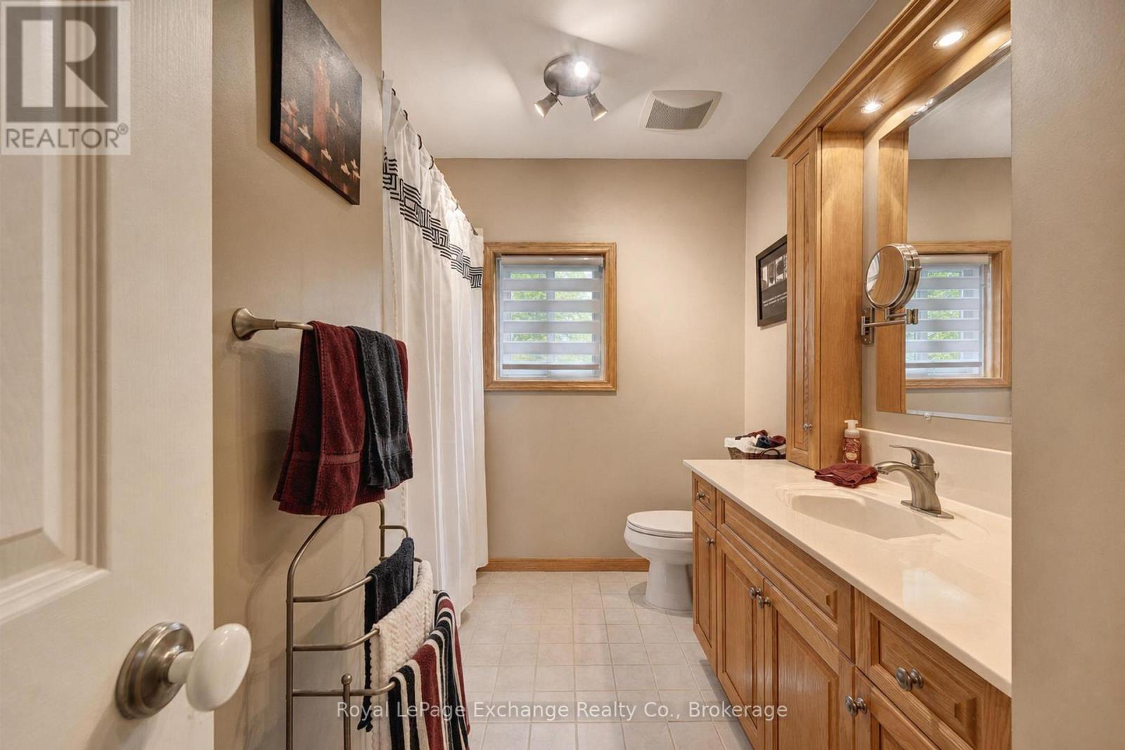 28 MAPLE STREET - 32