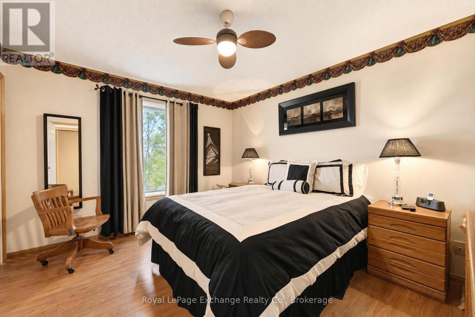 28 MAPLE STREET - 35