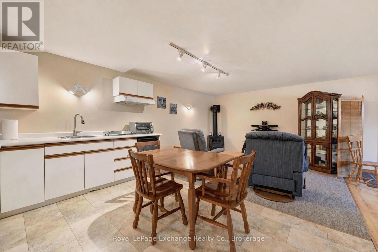 28 MAPLE STREET - 42
