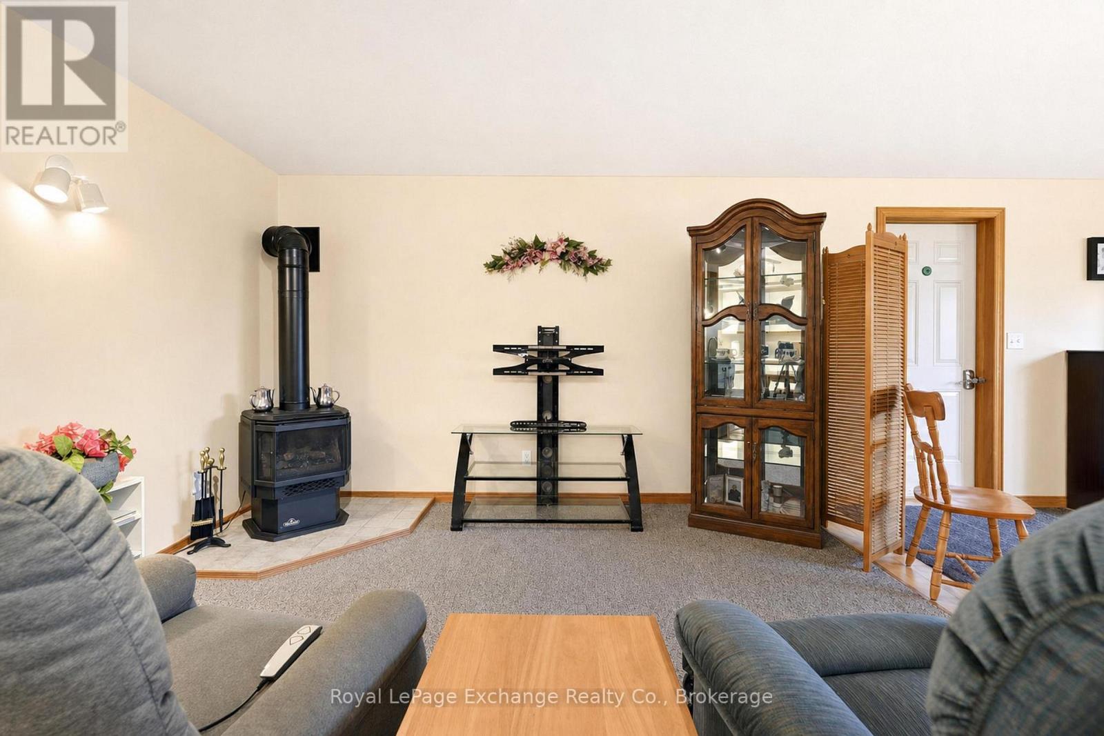 28 MAPLE STREET - 45