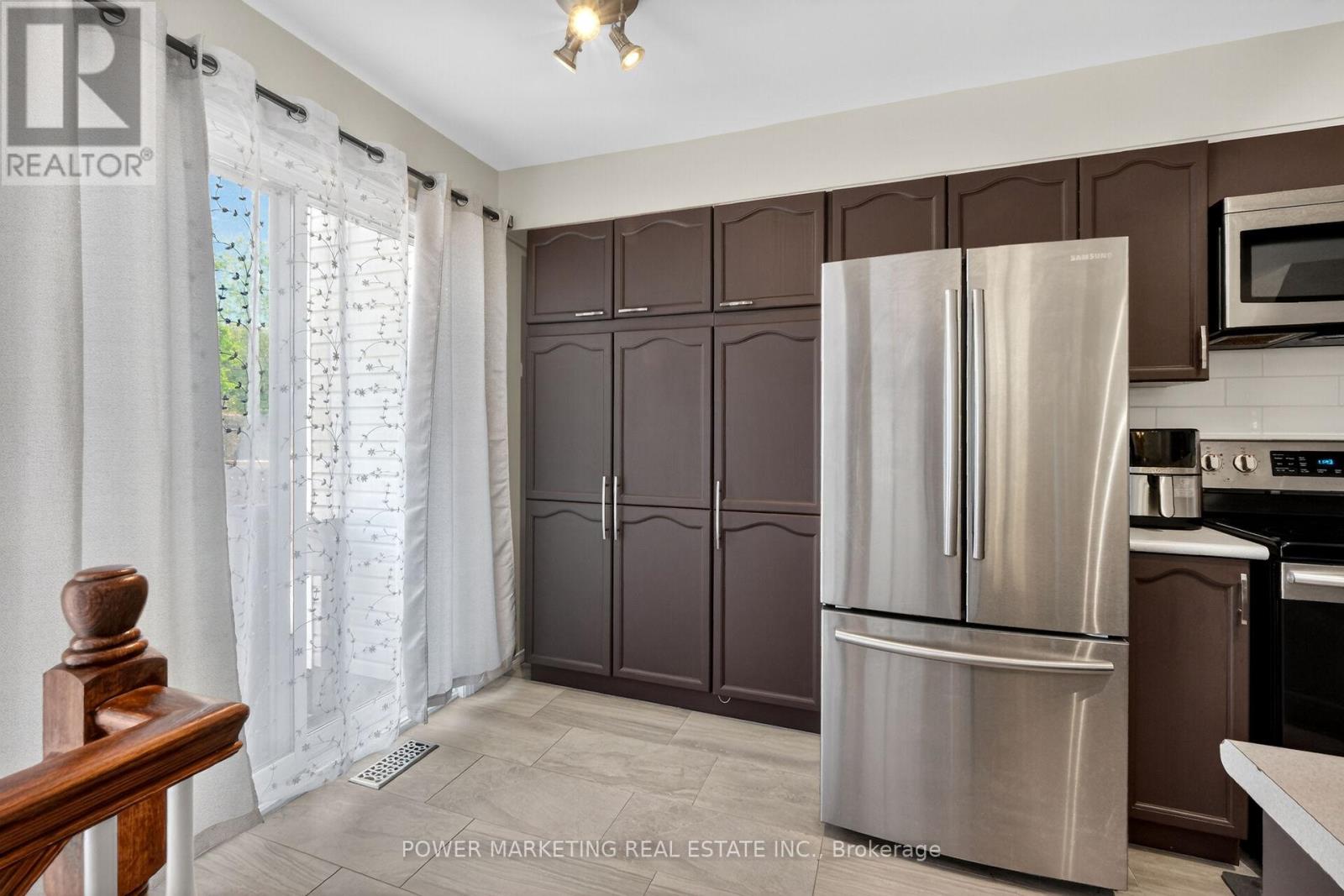 1493 LYNX CRESCENT - 13