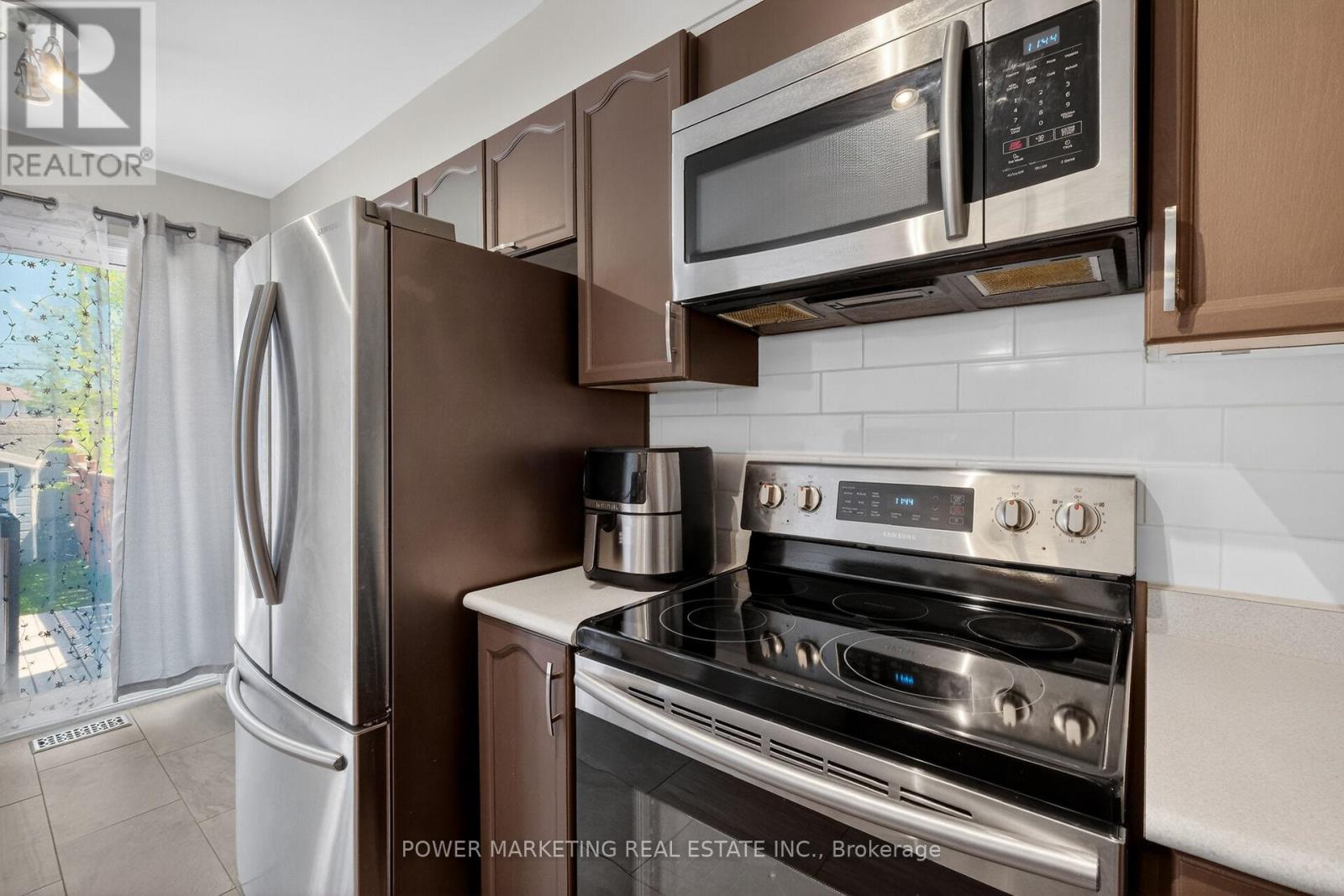 1493 LYNX CRESCENT - 18