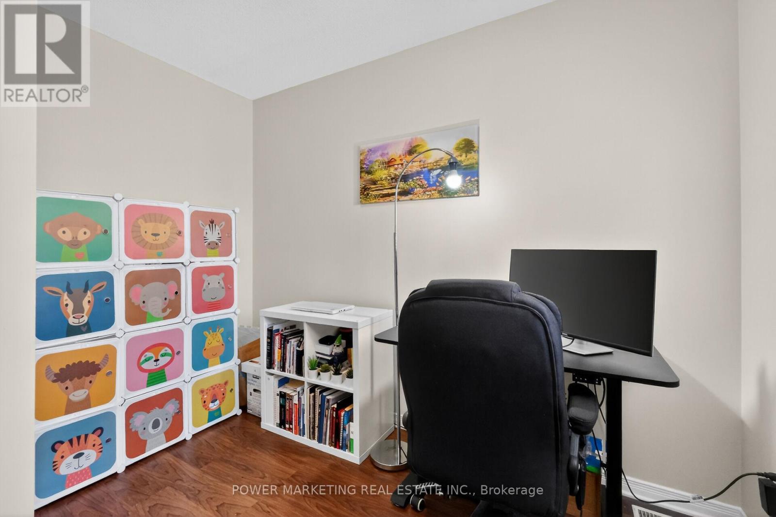 1493 LYNX CRESCENT - 33