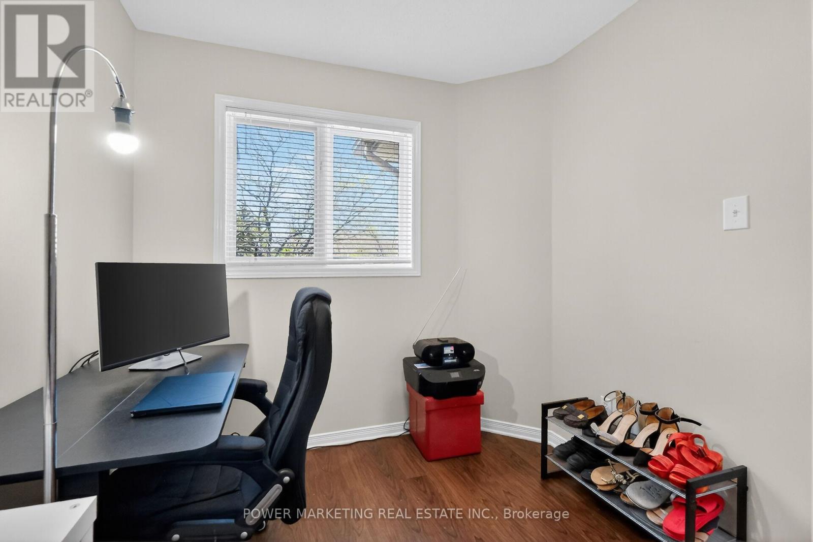 1493 LYNX CRESCENT - 34