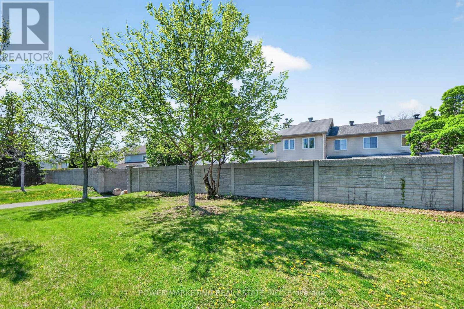 1493 LYNX CRESCENT - 46