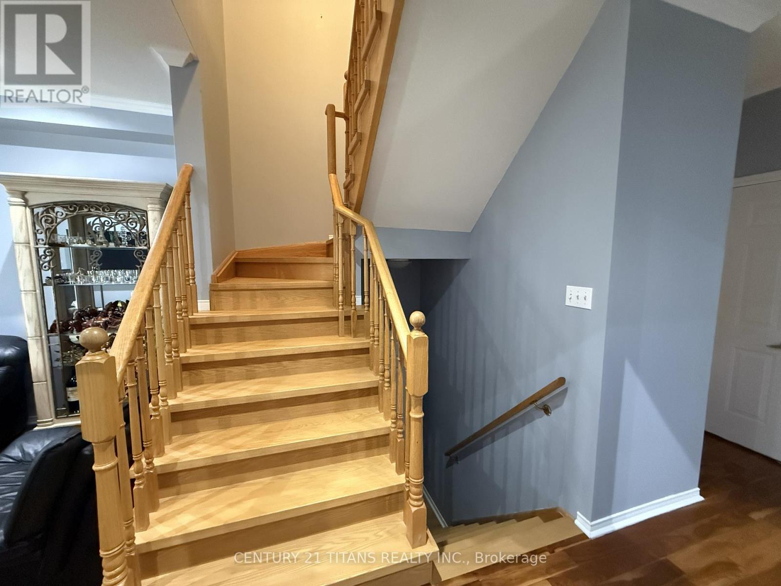 274 PENNDUTCH CIRCLE - 8
